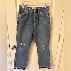 We The Free by Free People distressed jeans in size 29 🤍